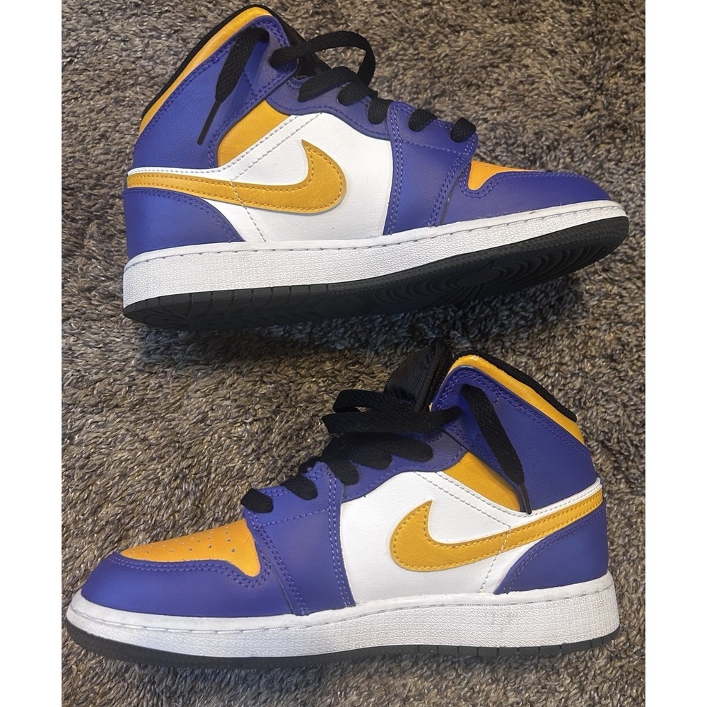 Air Jordan 1 Mid (GS) Size 4Y 'Lakers' with Box - Picture 4 of 6